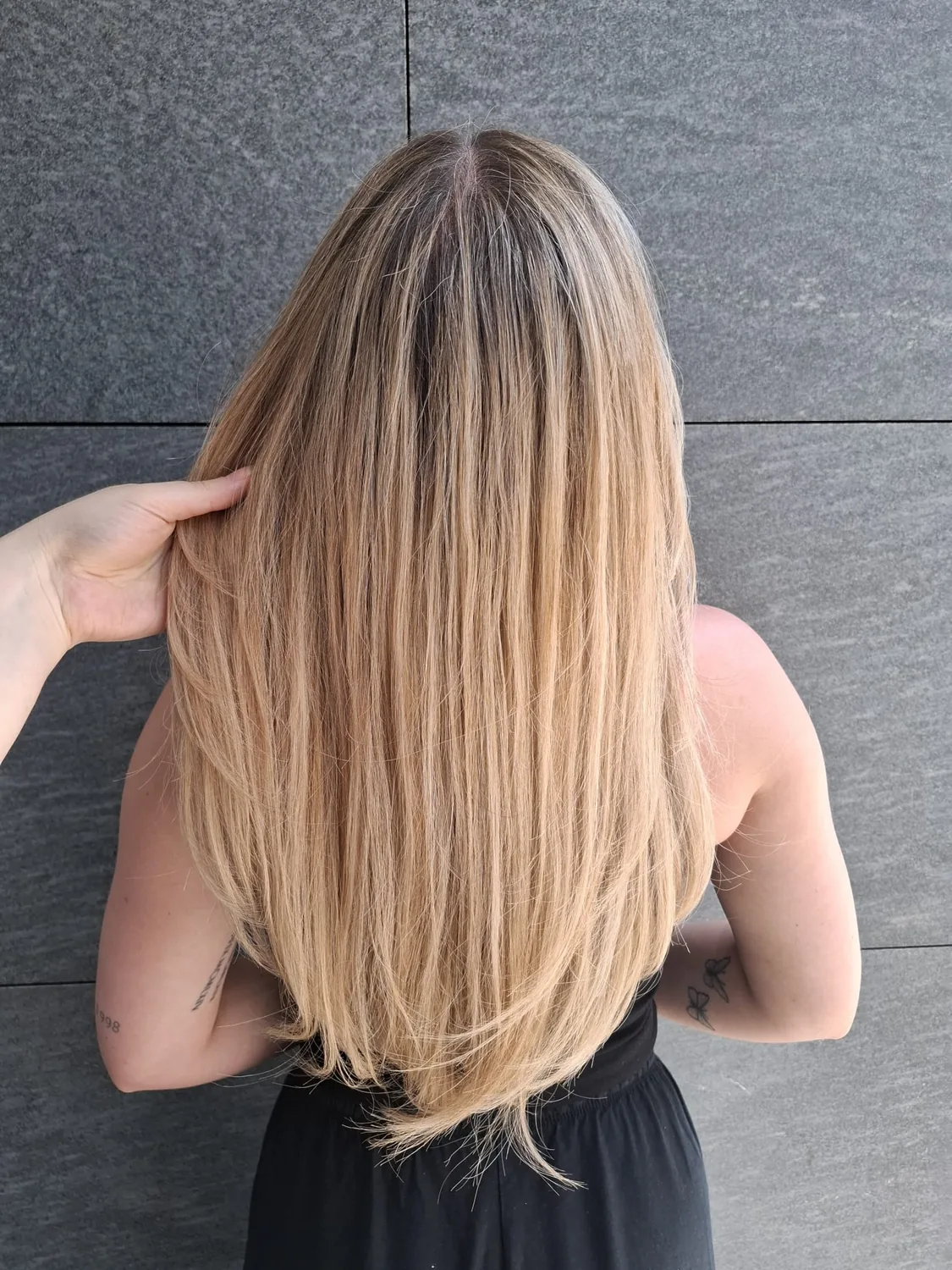 Gepflegtes glattes Blond als Styling Inspiration
