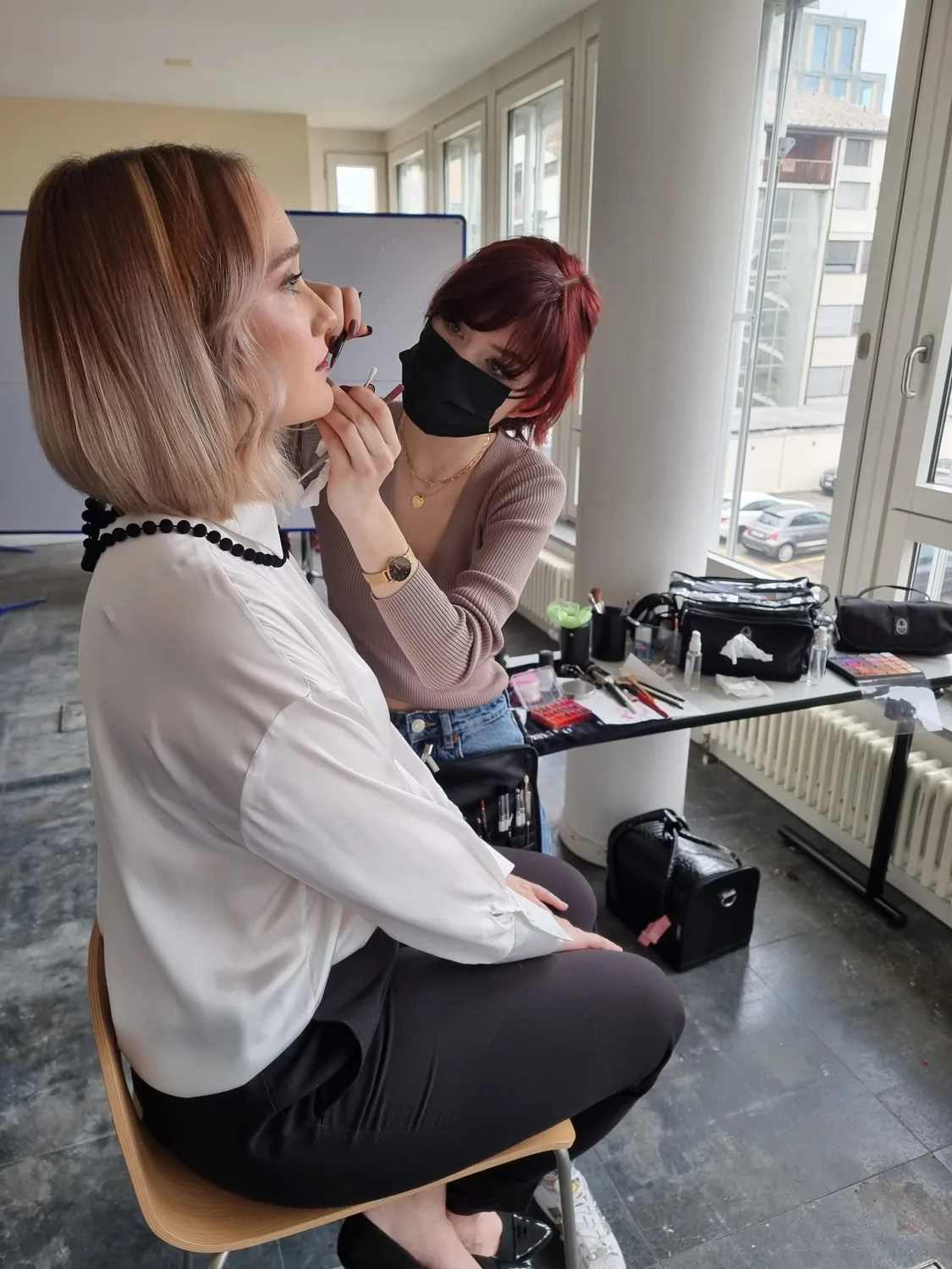 Melissa beim Make-up Styling für ein Event