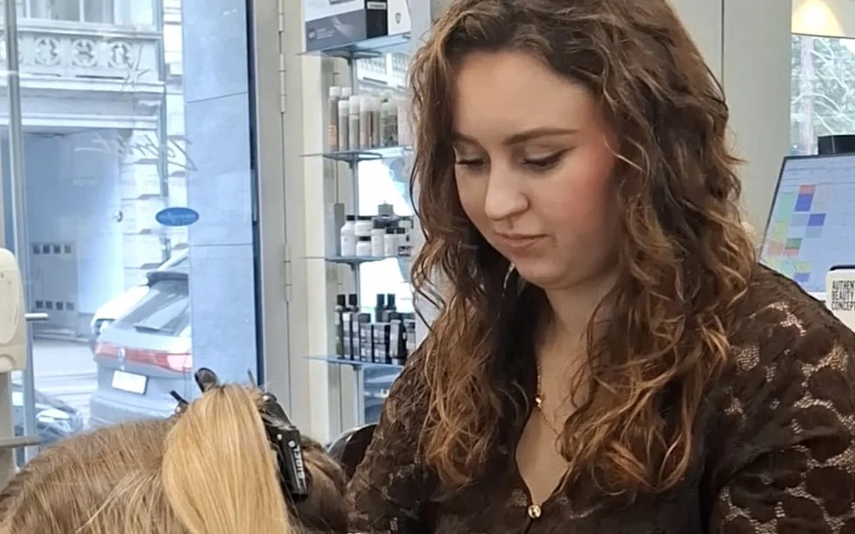 Melissa bei Haarfarbe und Balayage an der Stockerstrasse